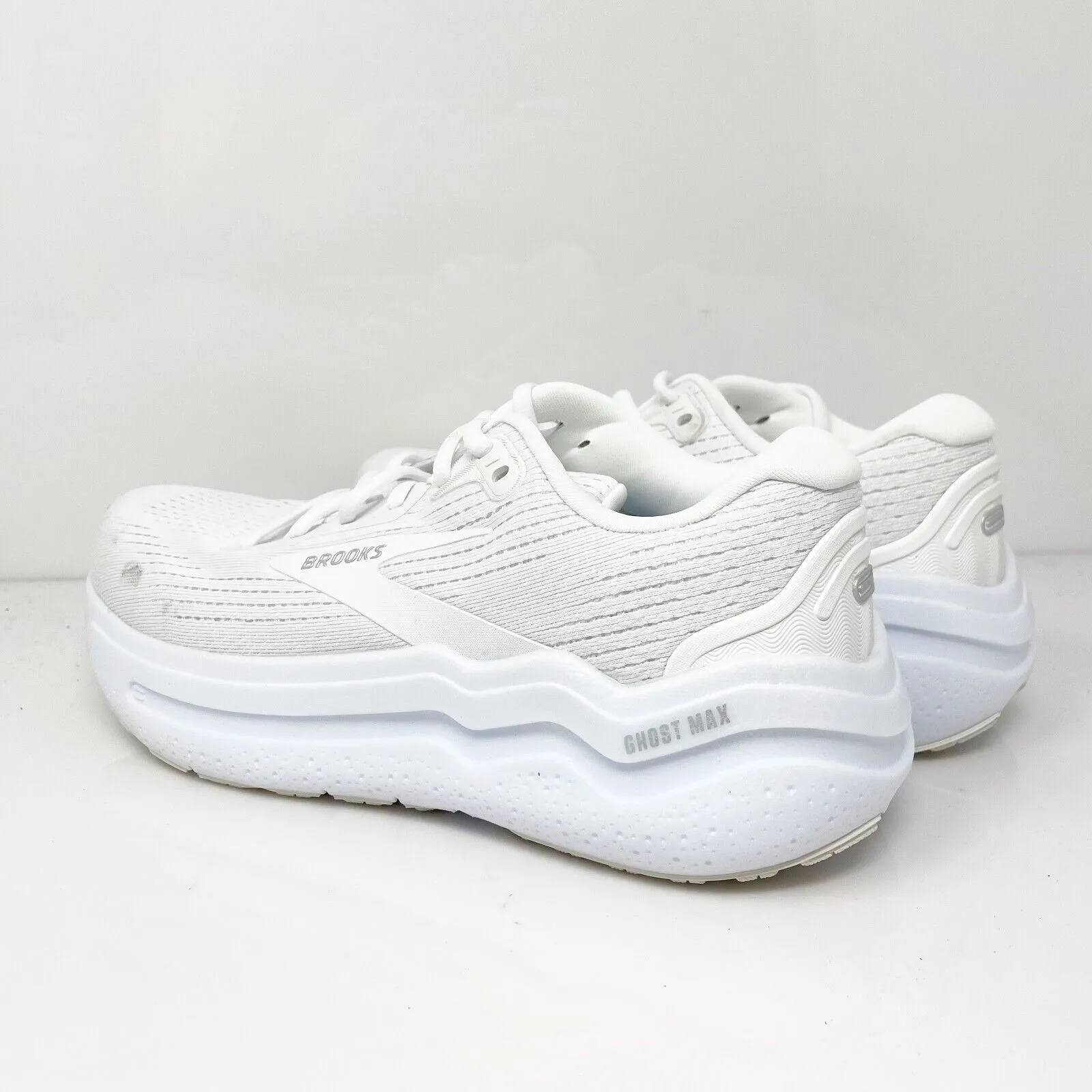 Brooks Womens Ghost Max 2 1204201B168 White Running Shoes Sneakers Size 8 B