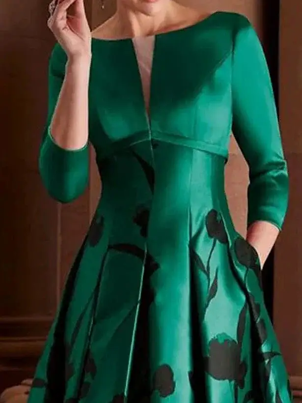 Emerald Green Floral Print Midi Dress with 3/4 Length Sleeves