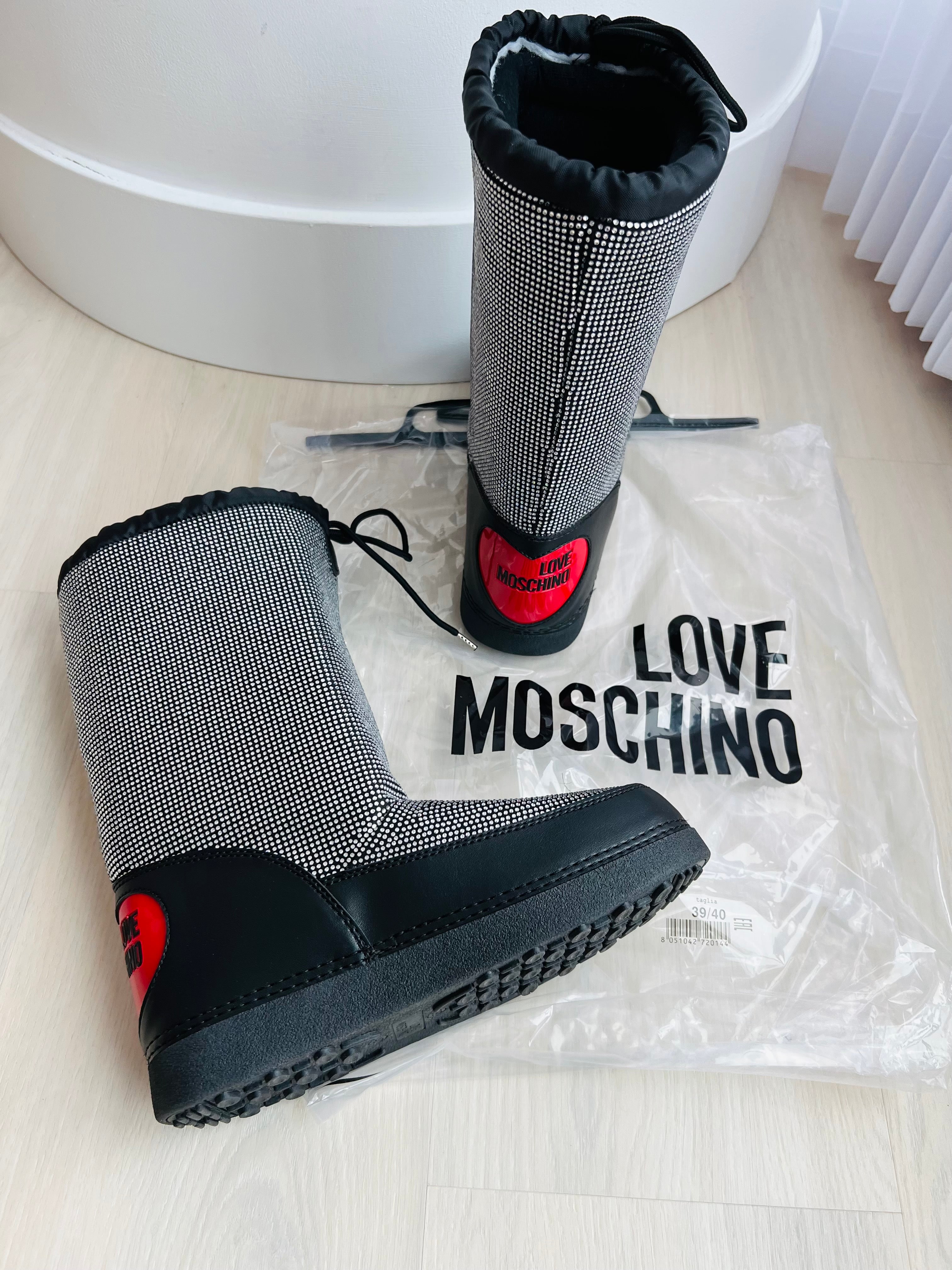 Moschino Moon Boots