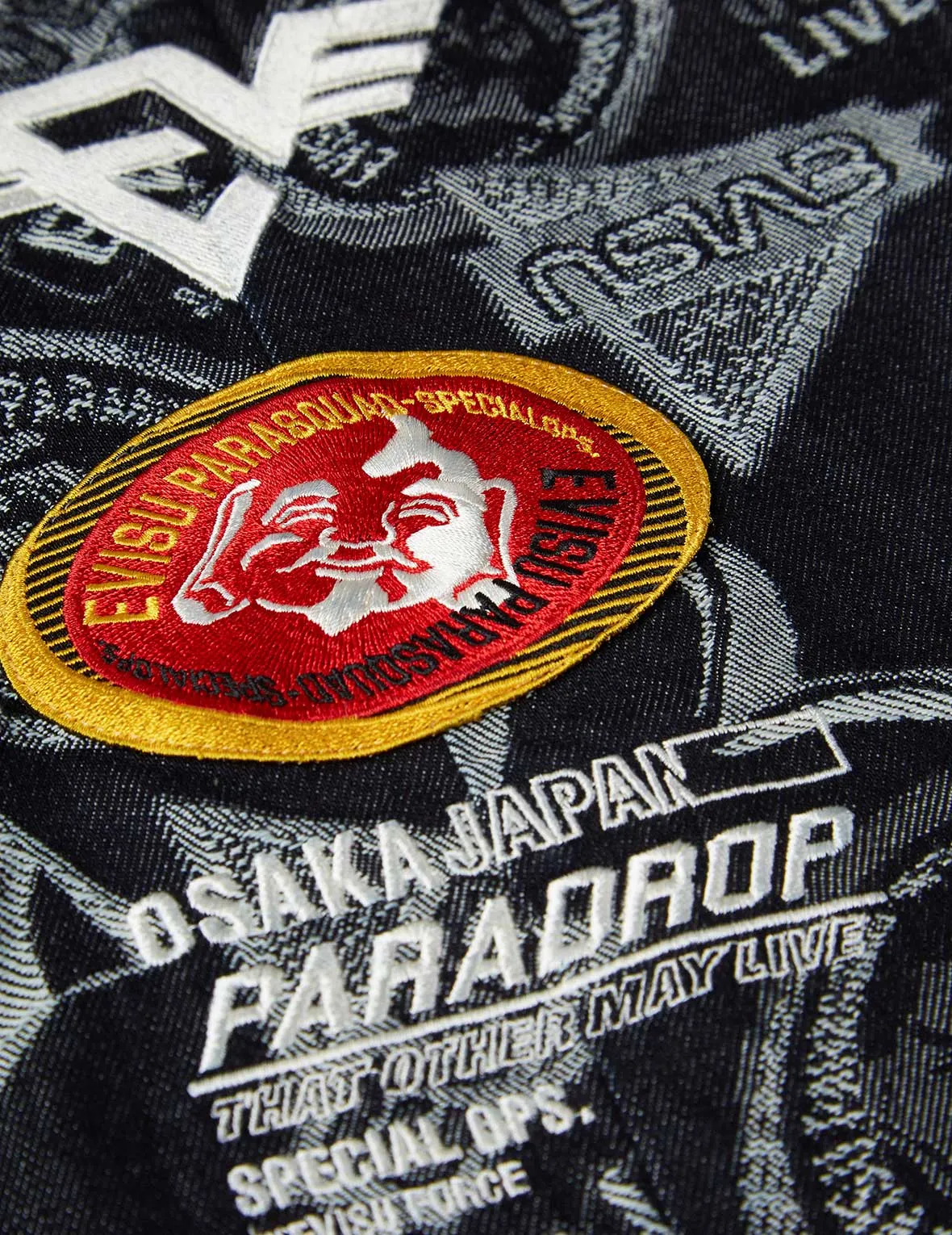 Multi-badges Jacquard Fabric Blocking Padded Parka