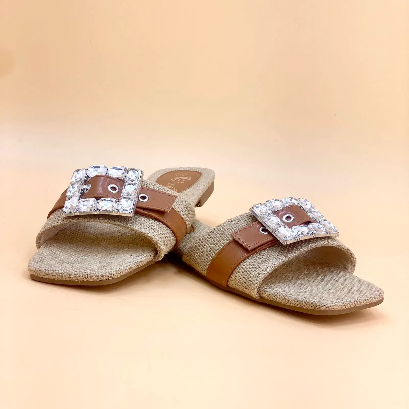 NEW , WOMEN SLIPPERS S18