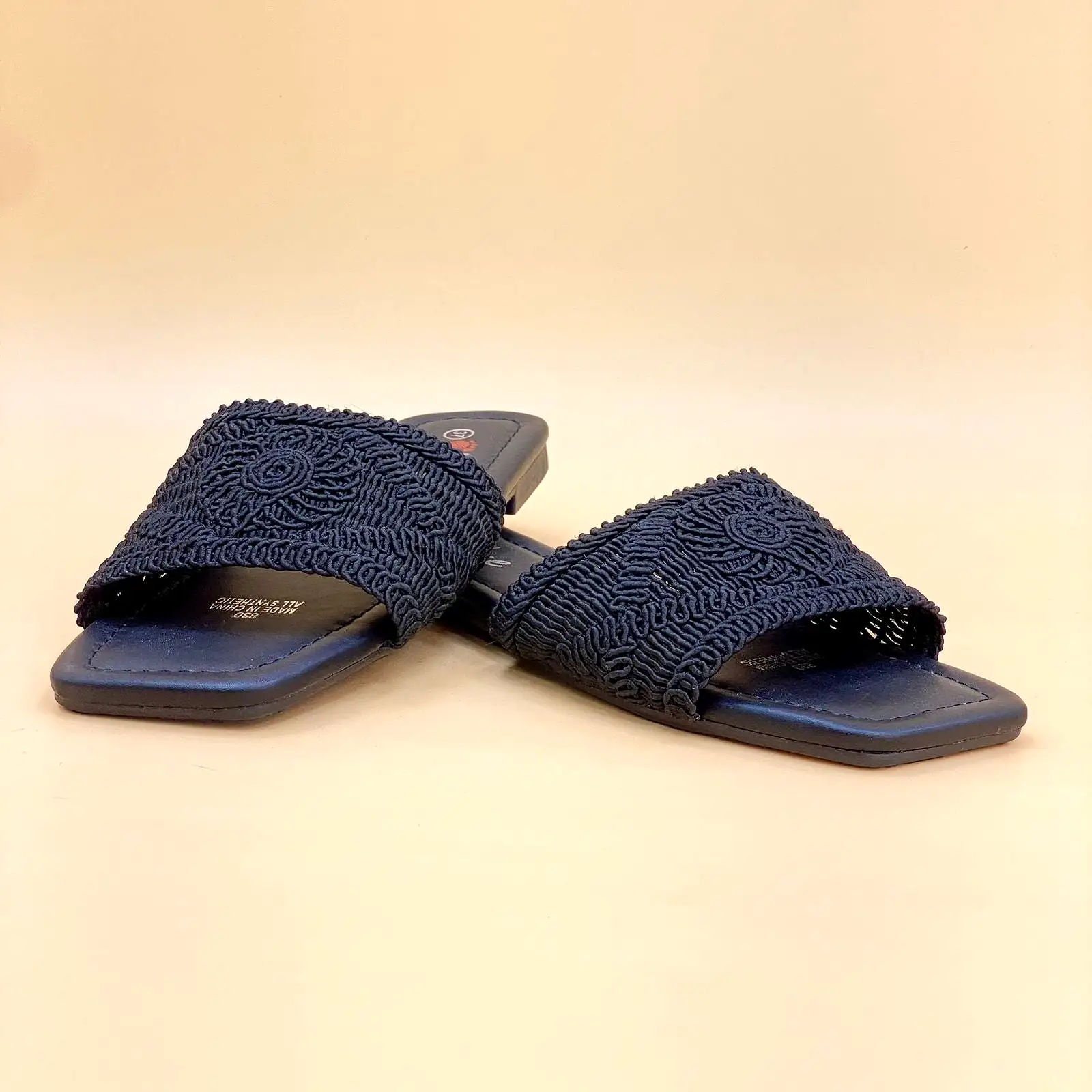 NEW , WOMEN SLIPPERS S6