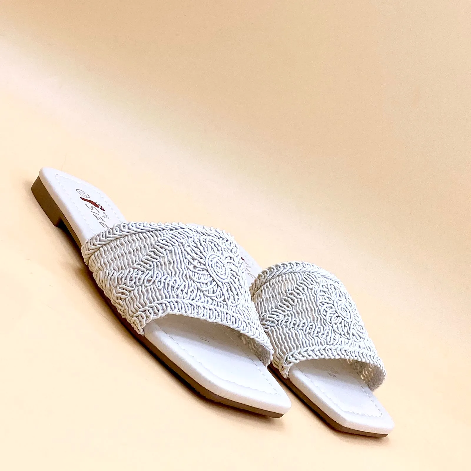 NEW , WOMEN SLIPPERS S6