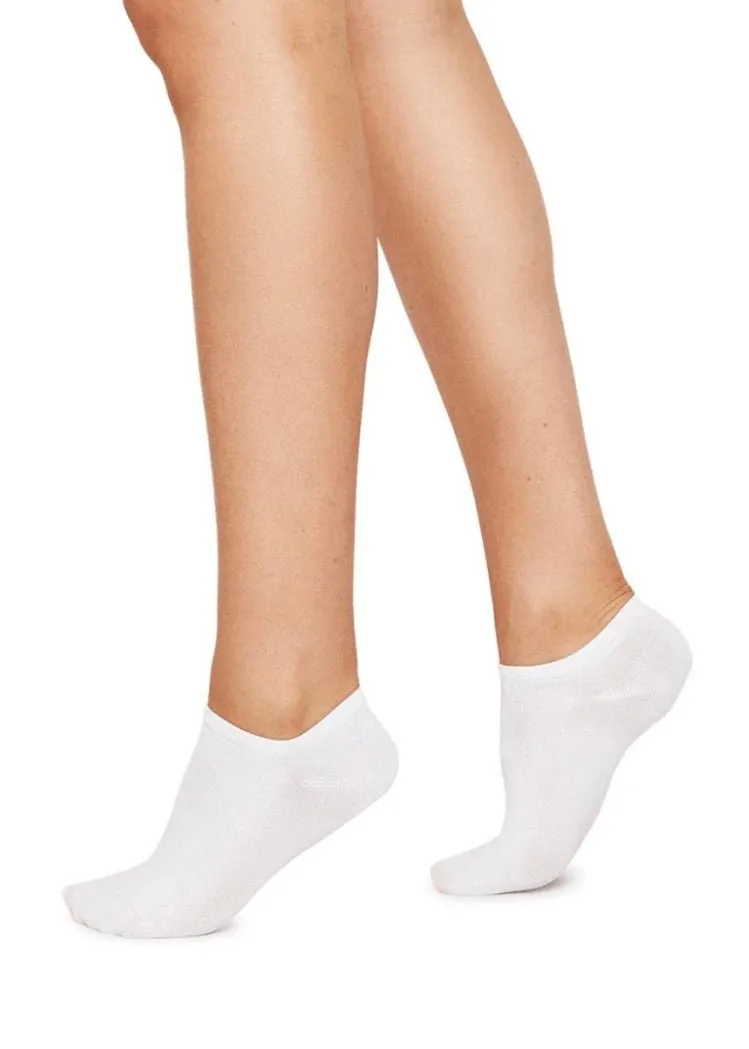 Sara Premium Sneaker Socks in White